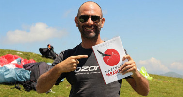 Livre "Mastering Paragliding"